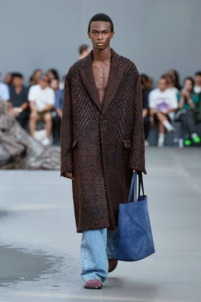 Look 46